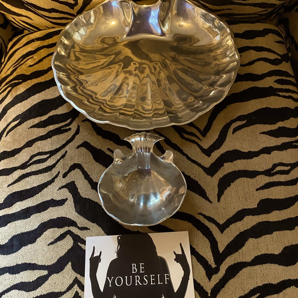 THE WILTON CO - Pewter Shell Serving Tray with Dip Dish - 2 pc set